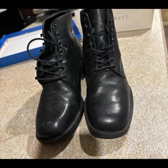 “Nine West” Leather Lace Up Boots! - Picture 3 of 6